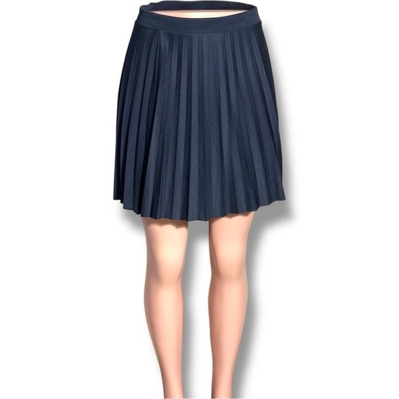 H&M Dark Navy Blue Pleated Fit and Flare High Waist Preppy Mini Skater Skirt - Picture 1 of 15